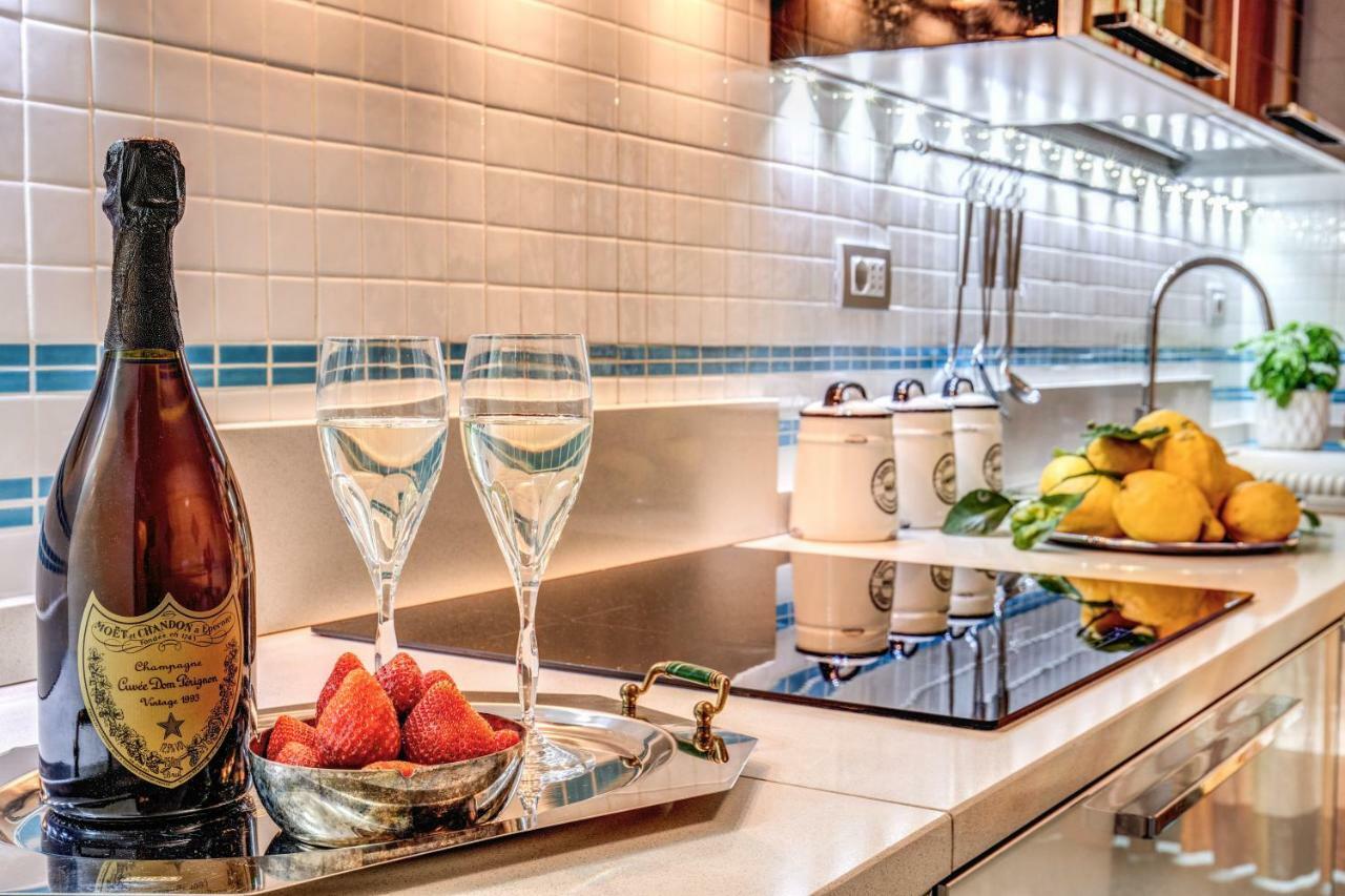 Domus Vittoria - The Luxury Quintessence Apartment Sorrento Ngoại thất bức ảnh
