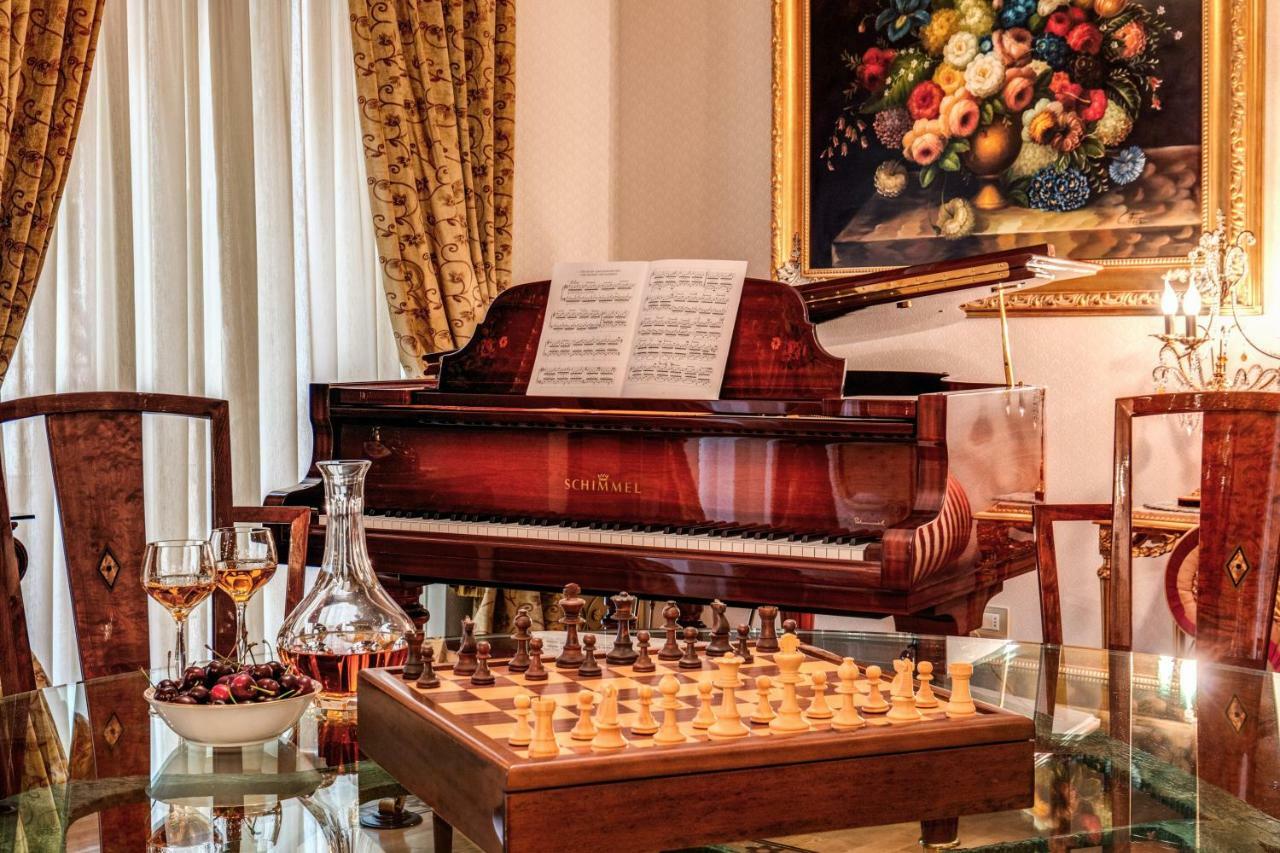 Domus Vittoria - The Luxury Quintessence Apartment Sorrento Ngoại thất bức ảnh