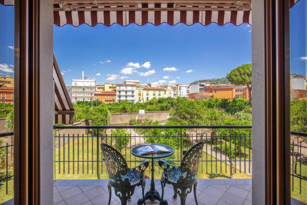 Domus Vittoria - The Luxury Quintessence Apartment Sorrento Ngoại thất bức ảnh